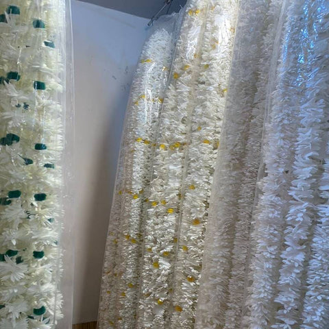 Flowers - White with Green Lari  5-6 feet long